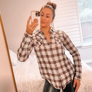 💥SOLD💥 Elizabeth & James plaid button down shirt